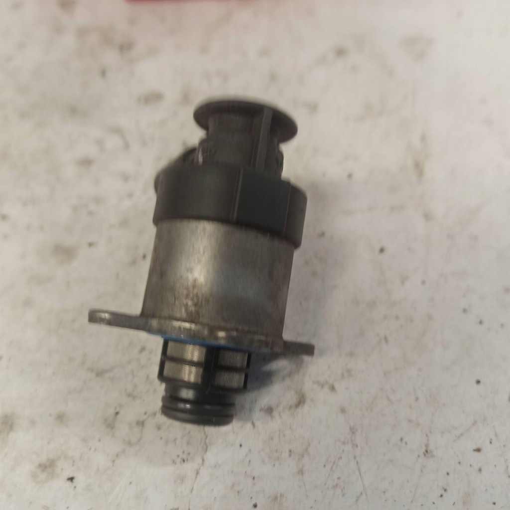 Volkswagen passat b7 клапан регулятор давления топлива 0928400768 с Разборки