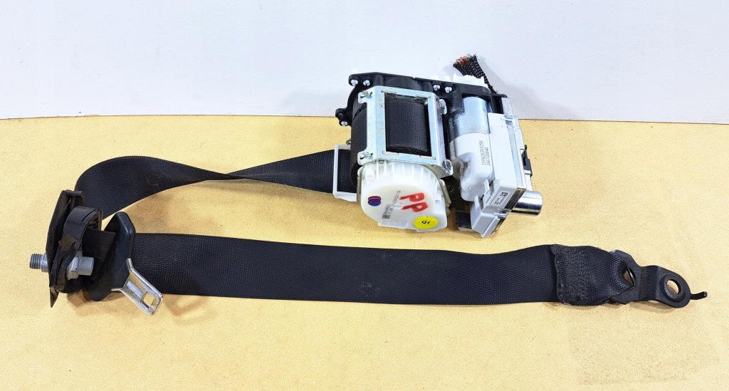 Купить Mercedes ml w164 ремень безопасности правый перед 34049521