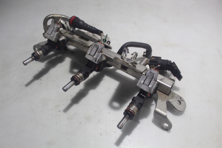 фото №1, Молдинг впрыскная renault clio iv 0.9