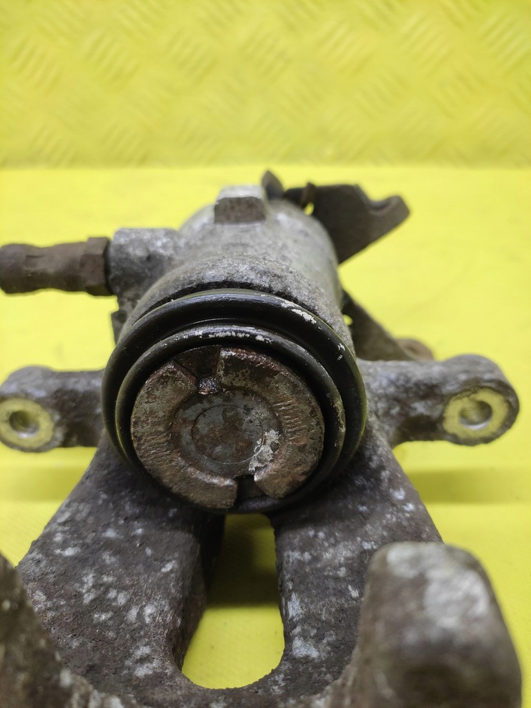 фото №5, Alfa romeo 147 1.6 супорт гальмівний лівий задня