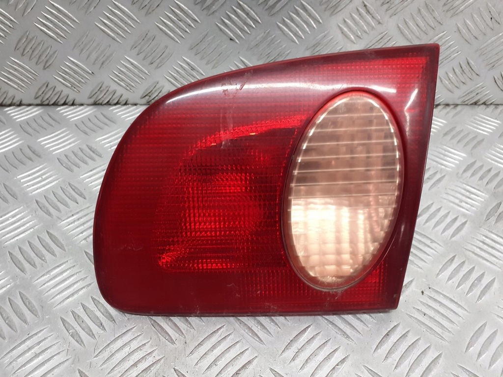 фото №1, Лампа права задня w кришка багажника toyota corolla e11