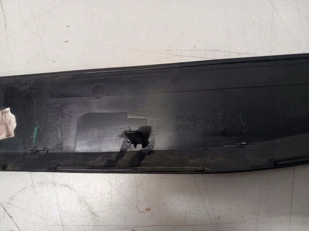 фото №5, Молдинг бічна ліва toyota yaris hybrid 14-20 75744-0d021