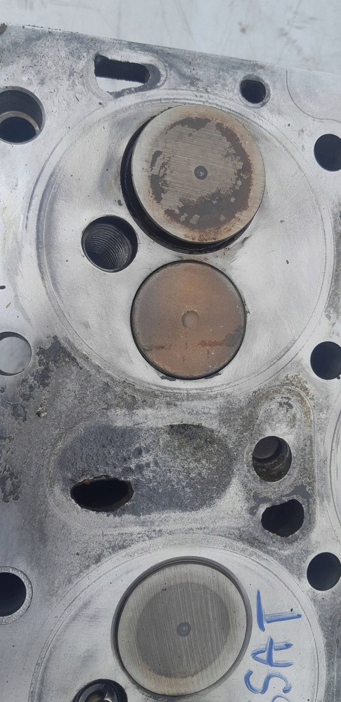 фото №14, Головка двигуна 2.3 v5 agz 071103373h