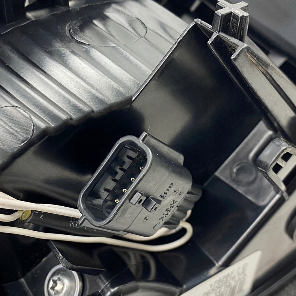 фото №15, Nowa оригинальная лампа правый задняя renault clio v 265509761r