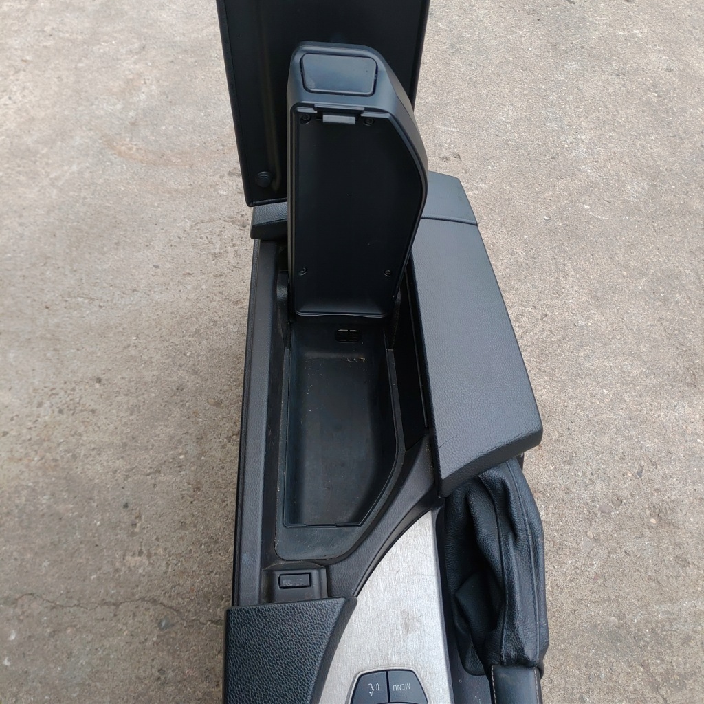 Bmw e60 e61 туннель средний крышка пепельницы 7034086 Недорого