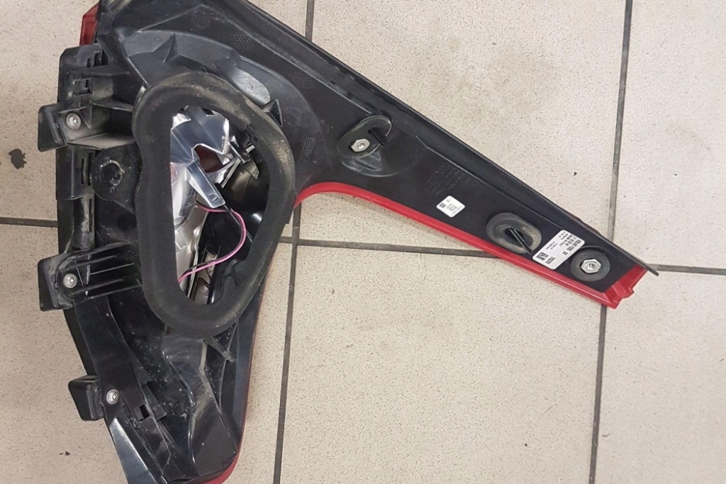 фото №8, Лампа левая задняя volvo v40 cross country 526 31395844 1.6l дизель 84kw