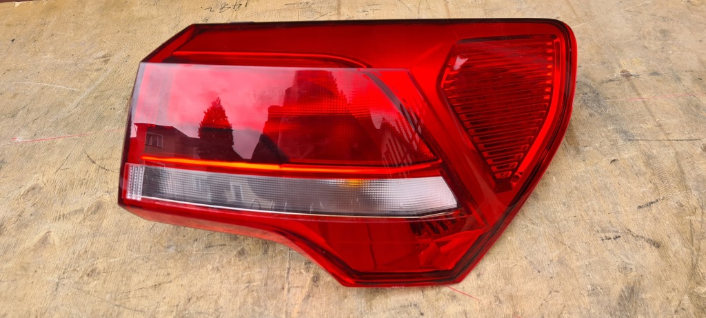 фото №2, Лампа задняя правая led audi q3