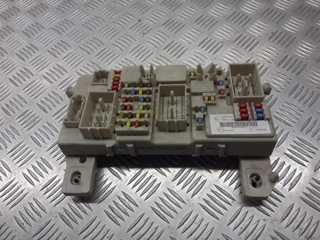 Купити Коробка запобіжників focus mk2 7m5t-14a073-dd