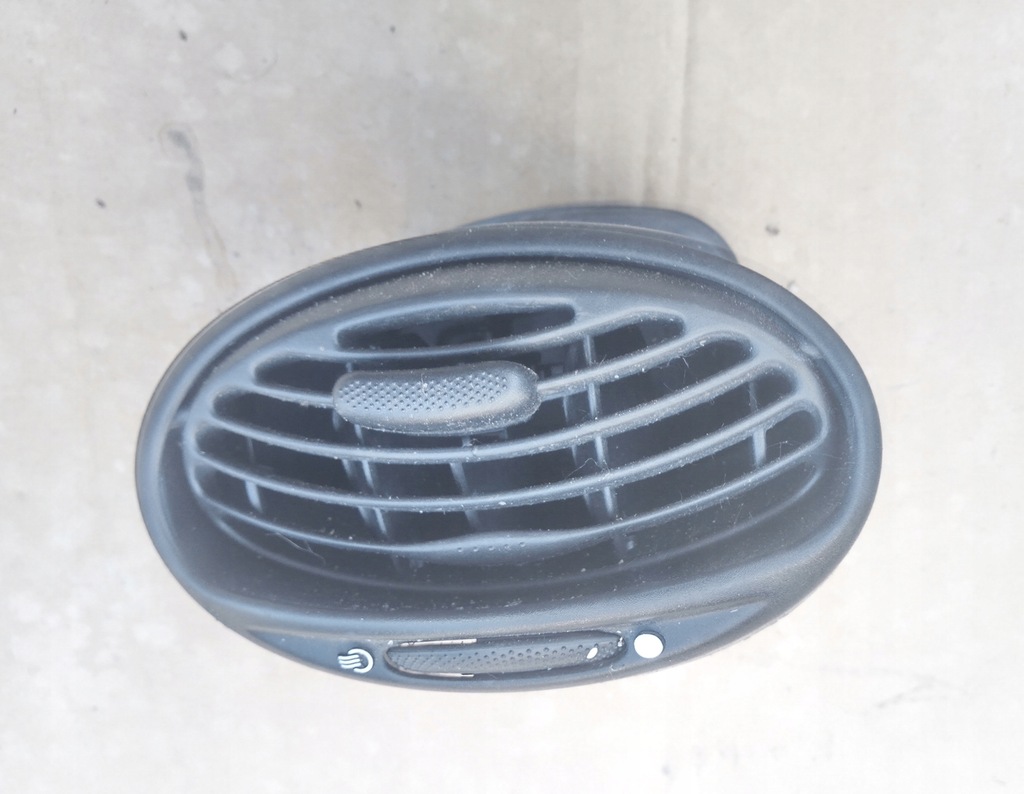 фото №2, Решётка обдув ford focus d1b1a-r66za