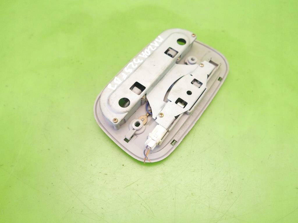 фото №7, Лампа освітлення кабіни перед mazda 323f bj 00-