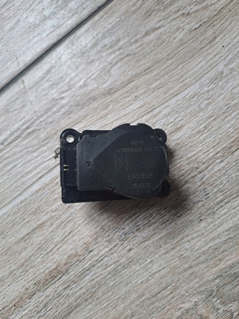 фото №1, Моторчик клапан крышка отопителя behr man mercedes daf renault a7584003