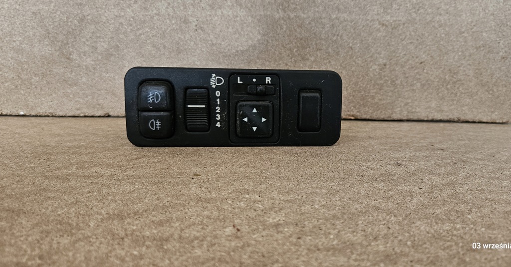 фото №1, Переключатель regulancji света i зеркал mitsubishi space star mr240907