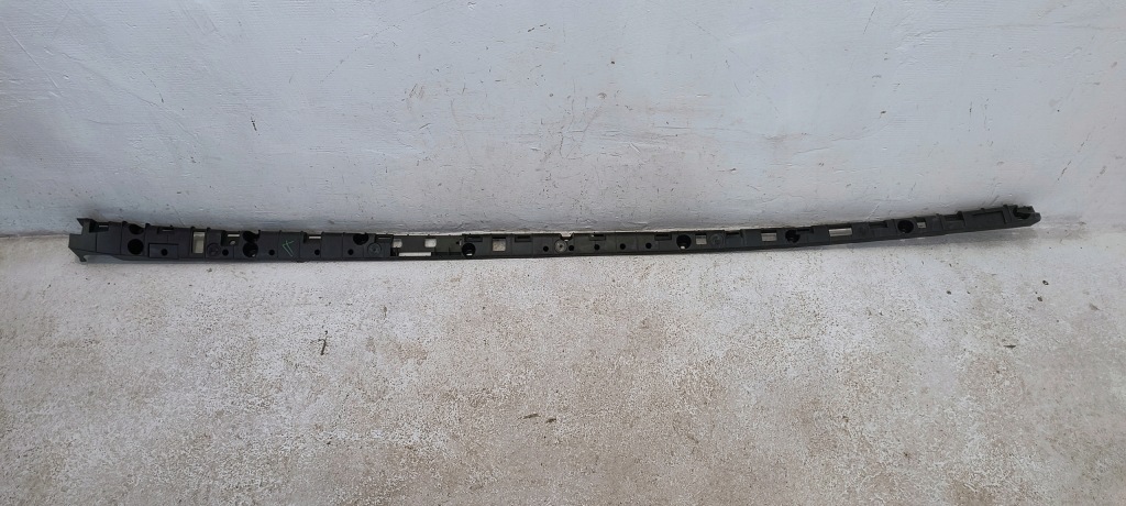 Купити Напрямна кронштейн накладки порога праве tesla x