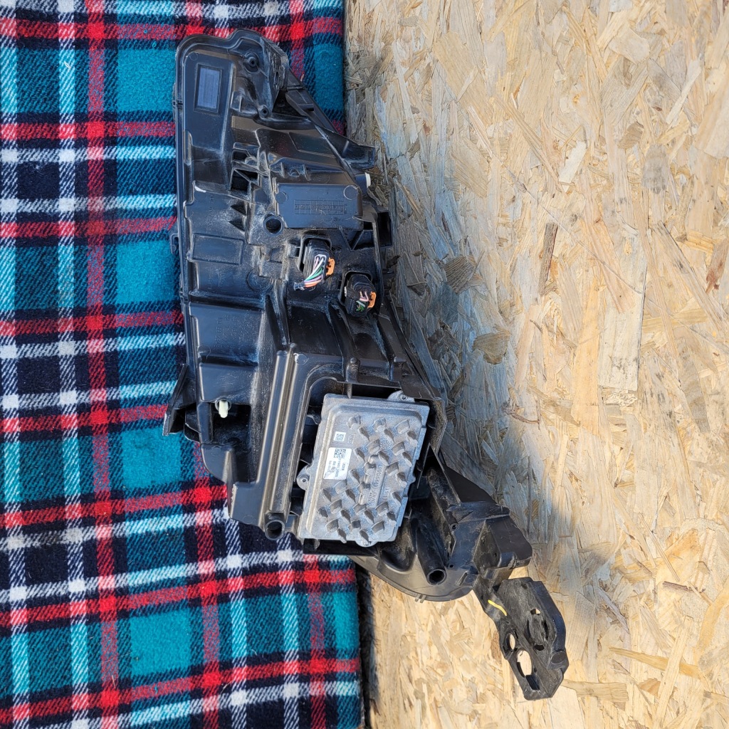 Фара peugeot 3008 2 рестайлинг  full led перед правый с Разборки