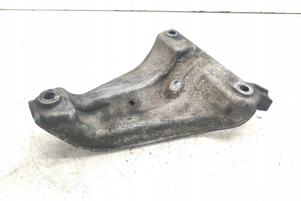 фото №6, Права кронштейн двигуна audi a8 d2 4d2, 4d8 4d0199390a 3.3l дизель 2002