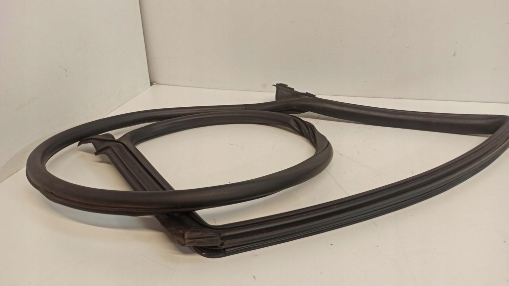 фото №5, Audi a5 8t прокладка дверь задняя перед sportback