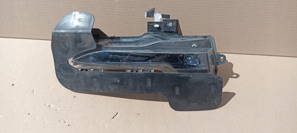 Купити Tesla 3 протитуманна фара передній правий led drl 1077396-00-d