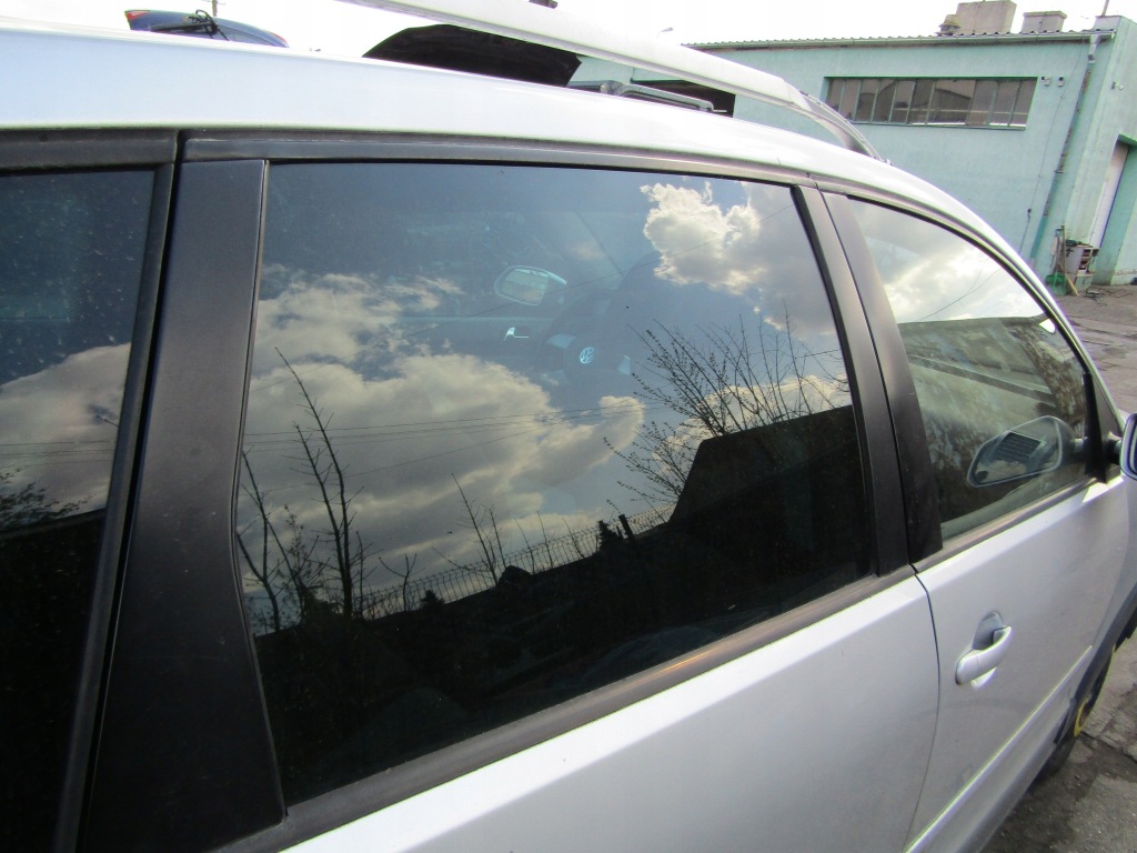 Купити Volkswagen polo 4 9n 9n2 скло двері задній правий