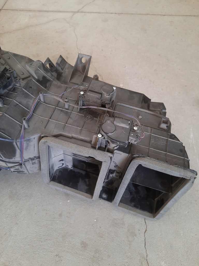 фото №10, Dodge ram 1500 19- отопитель комплектная 68195973ae usa