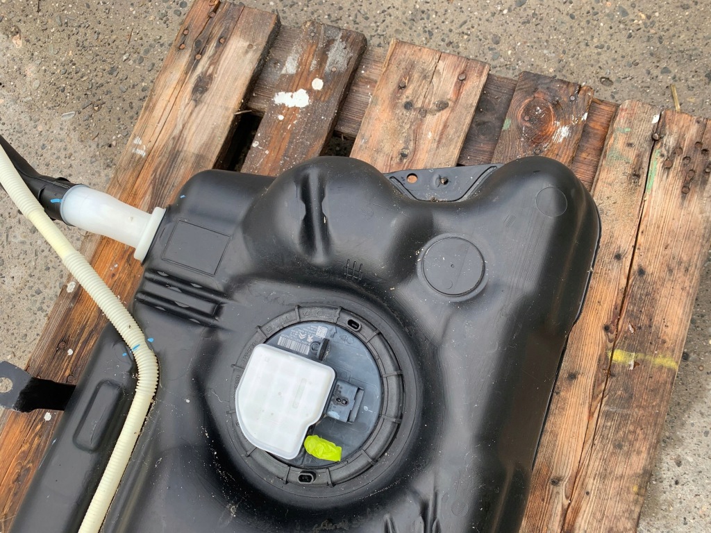 Opel crossland x 1.2 thp 2019r бак bak топлива Киев