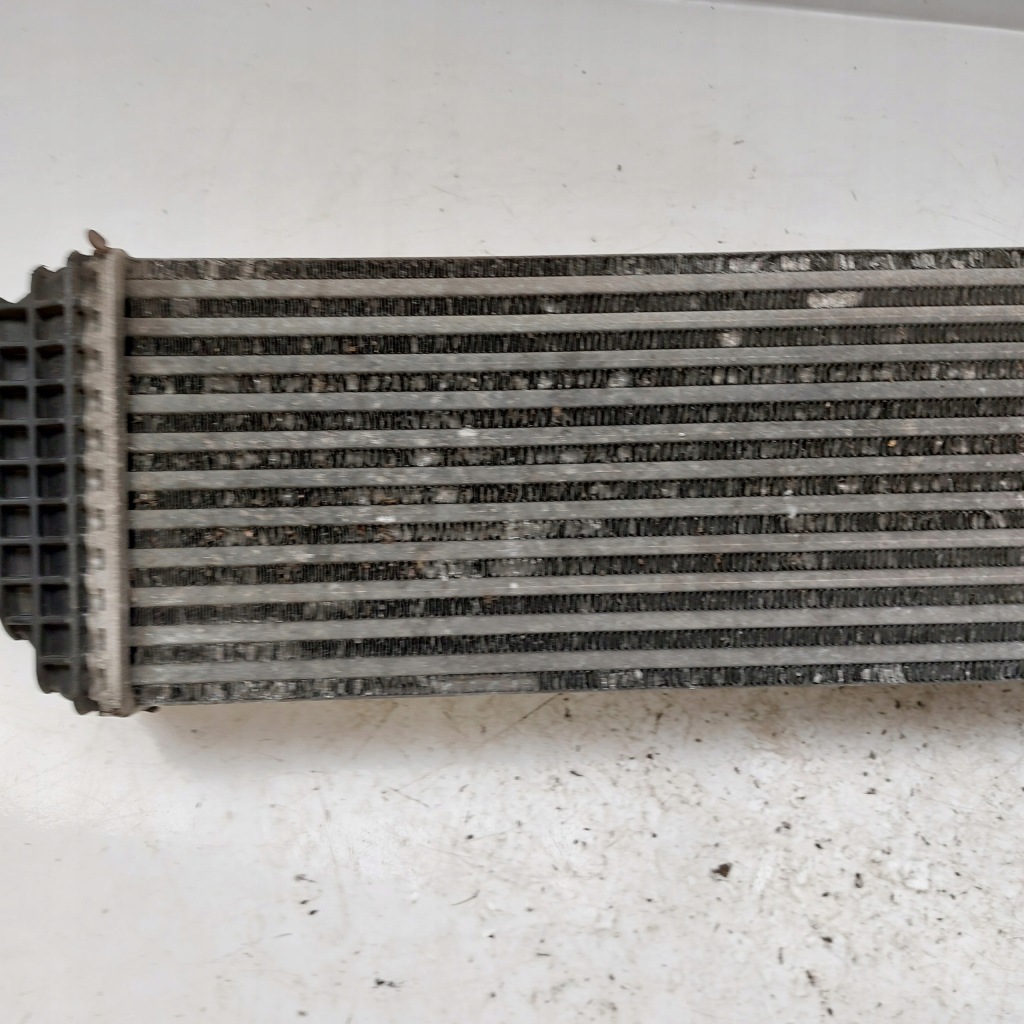 Volvo v40 2 2,0d радіатор повітря інтеркулер 31338734 dz895001 Оригінал