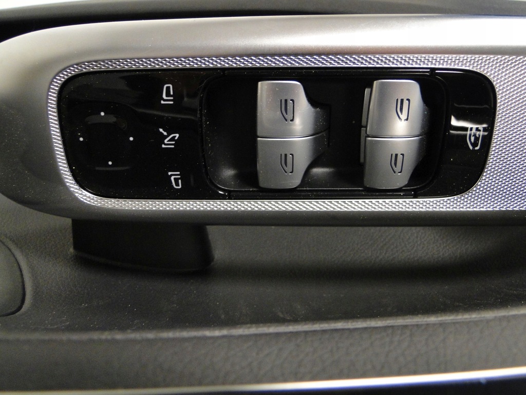 фото №10, Mercedes glc 254 x254 c254 amg обивка обшивка дверь левая передние 9h51