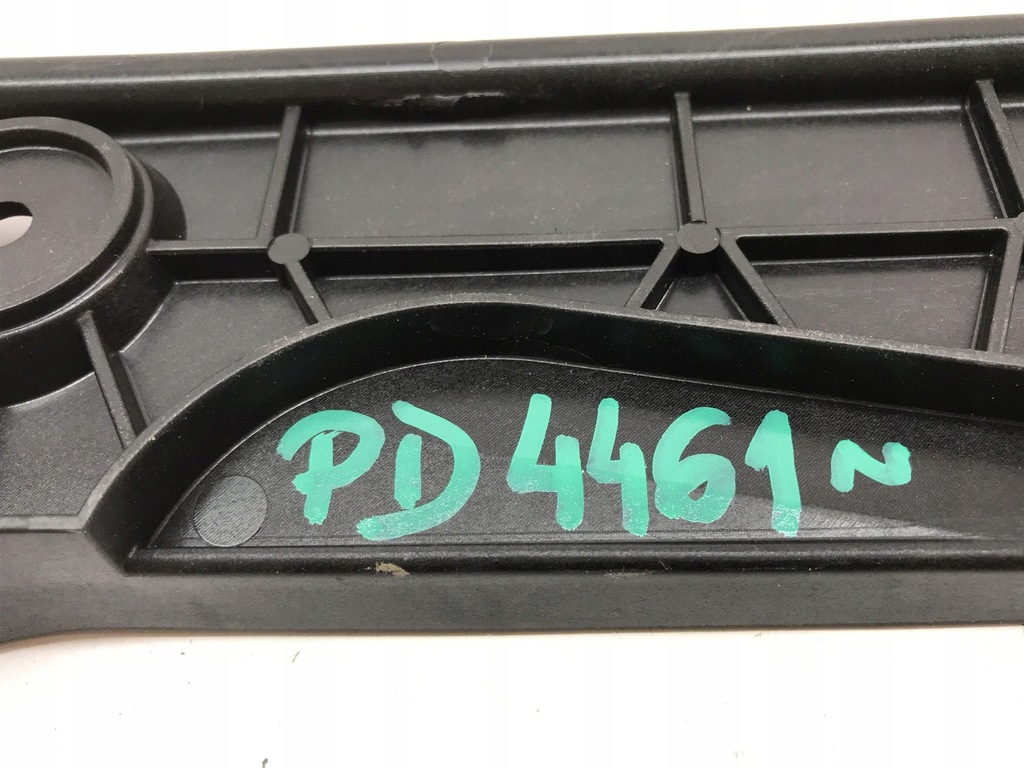 фото №8, Audi a6 c8 4k напрямна бампера правий задня 4k9807454 оригінал