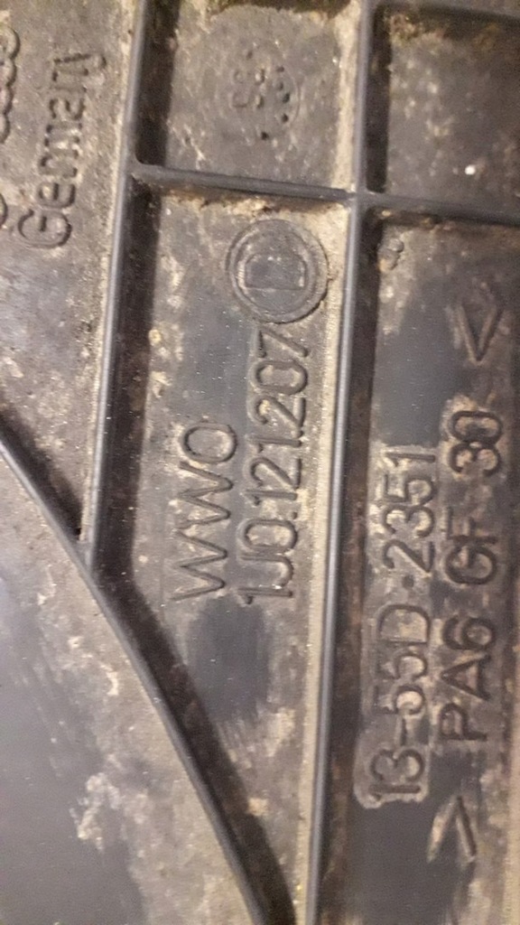 фото №7, Корпус вентилятора 1j0121207d vw golf iv octavia