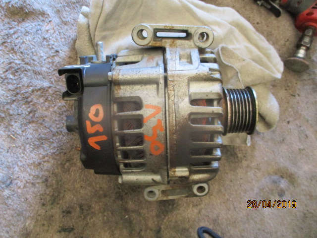 фото №1, 150. генератор mercedes a0009060822