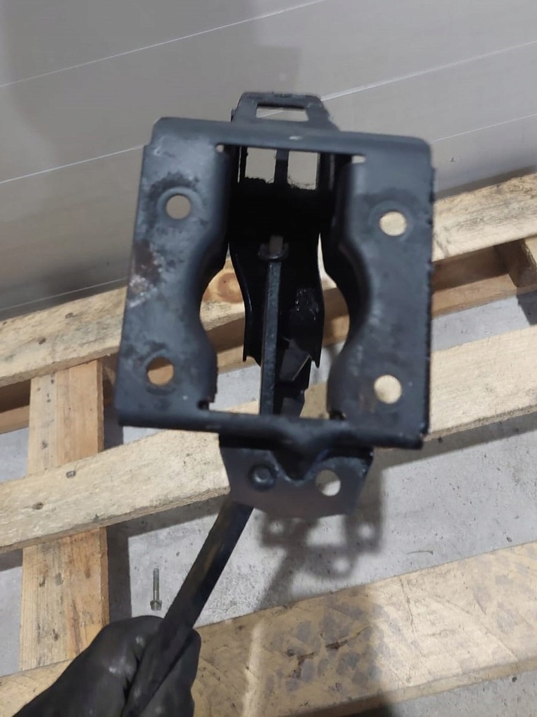 фото №4, Педаль сцепления nissan patrol y60 2,8d 1992r.