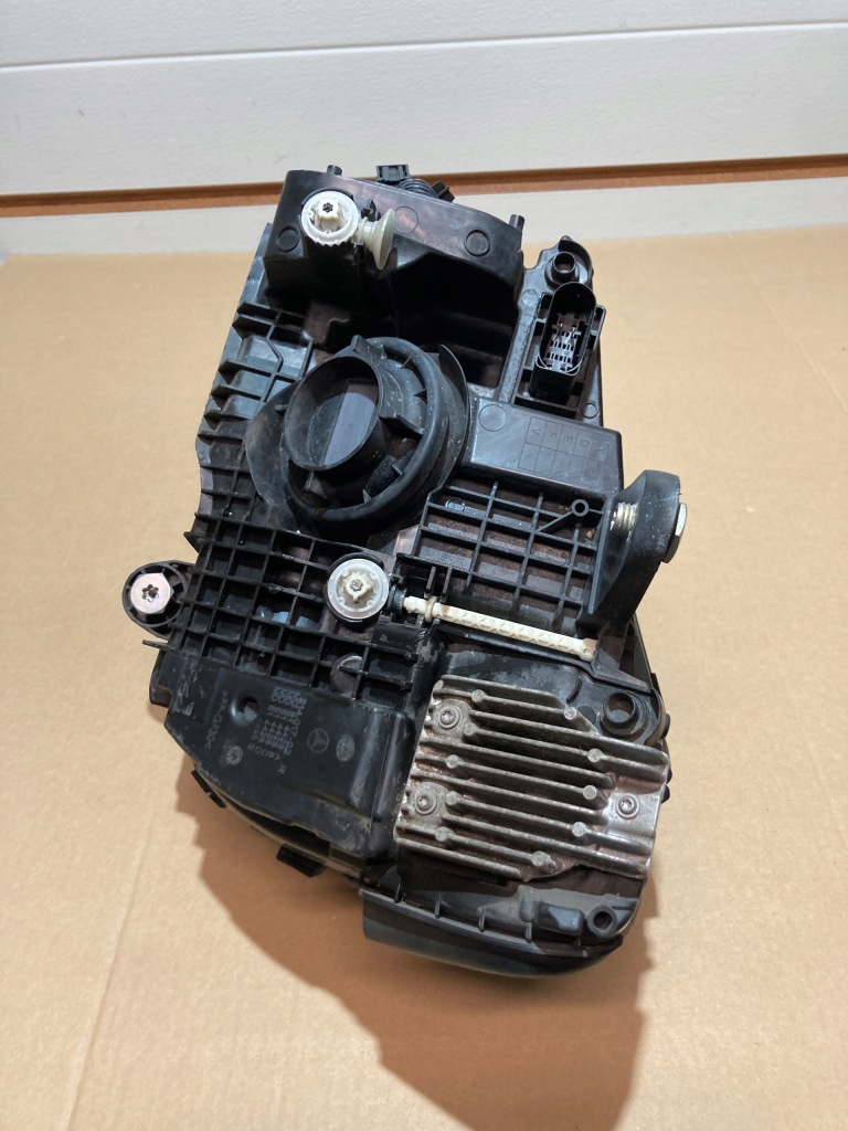 Фара правая передняя mercedes w205 рестайлинг  full led Оригинал