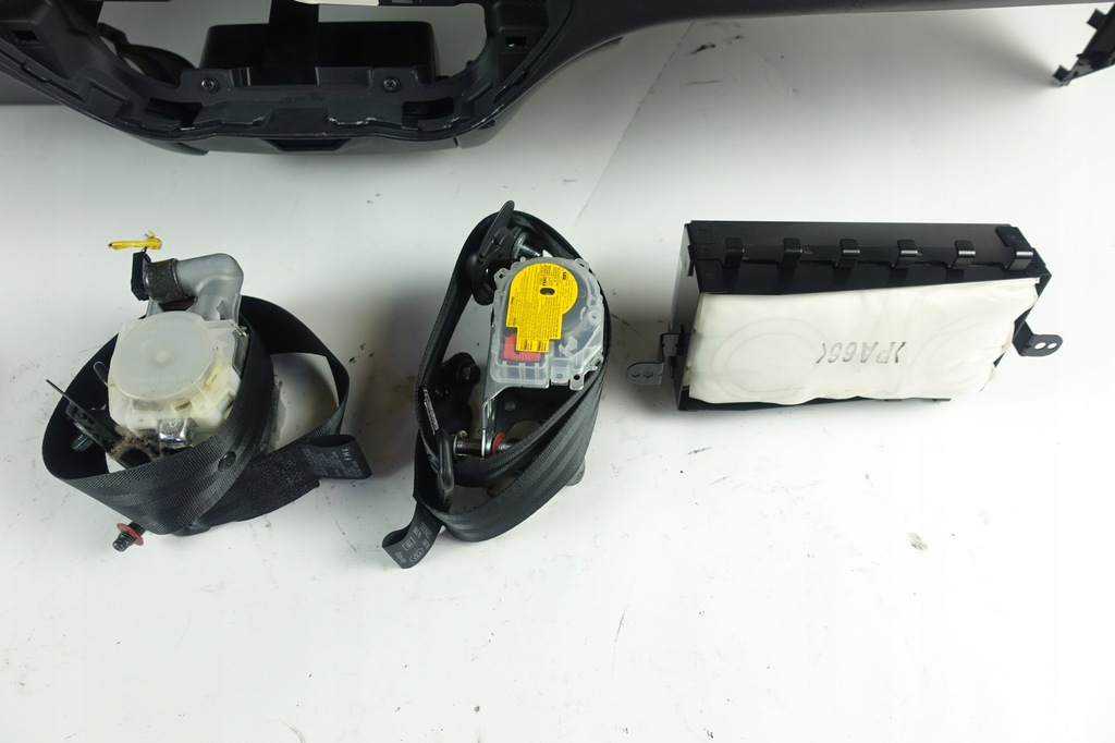 фото №6, Hyundai i20 консоль приборная панель подушки безопасности