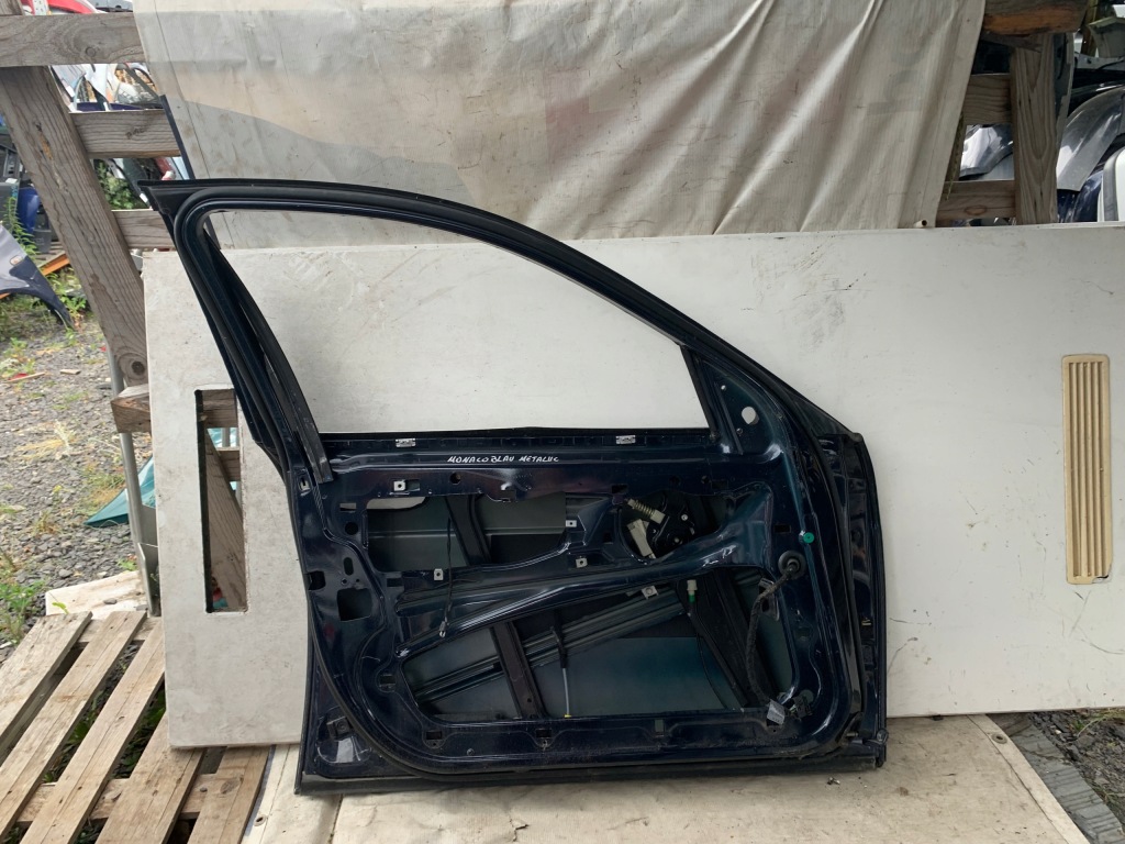 Купити Bmw e65 двері лівий перед monacoblau a35