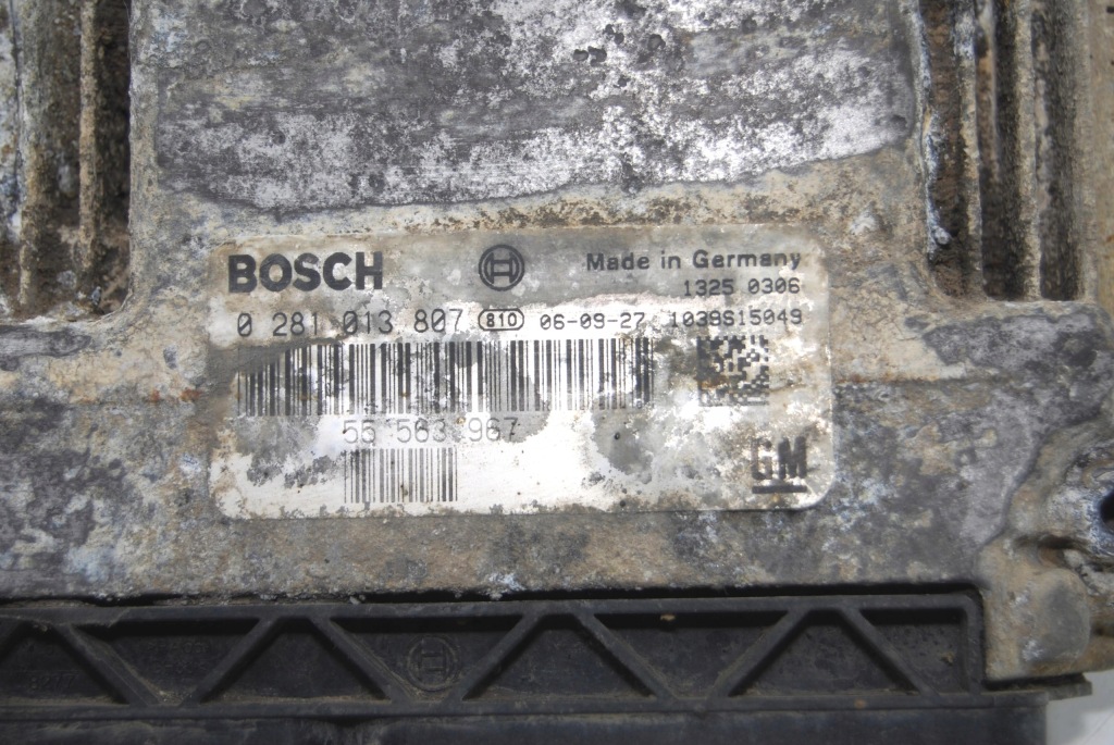 Бортовой компьютер блок управления двигателя saab 93 ii 9-3 1,9 tid 150km 55563967 0281013807 с Разборки