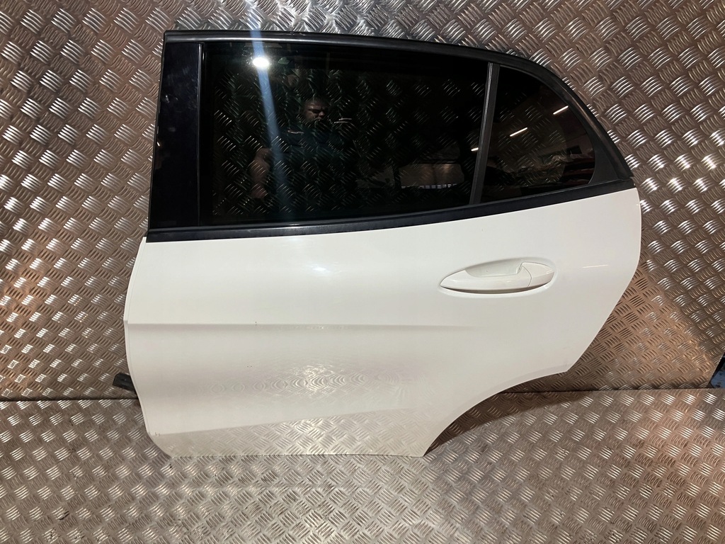 фото №1, Дверь левый задняя mercedes gla x156 лак 650