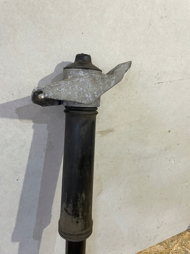 фото №3, Volvo xc40 амортизатор лівий задня задній 32221539