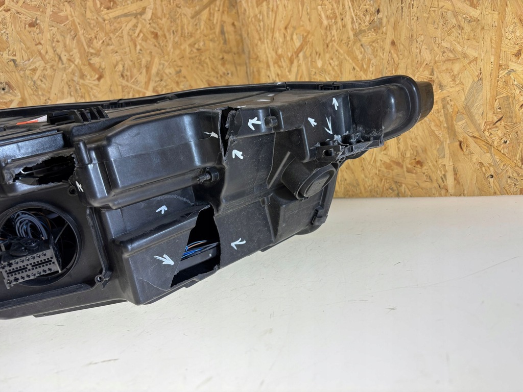 фото №7, Audi q8 e-tron 2023 лампи передні