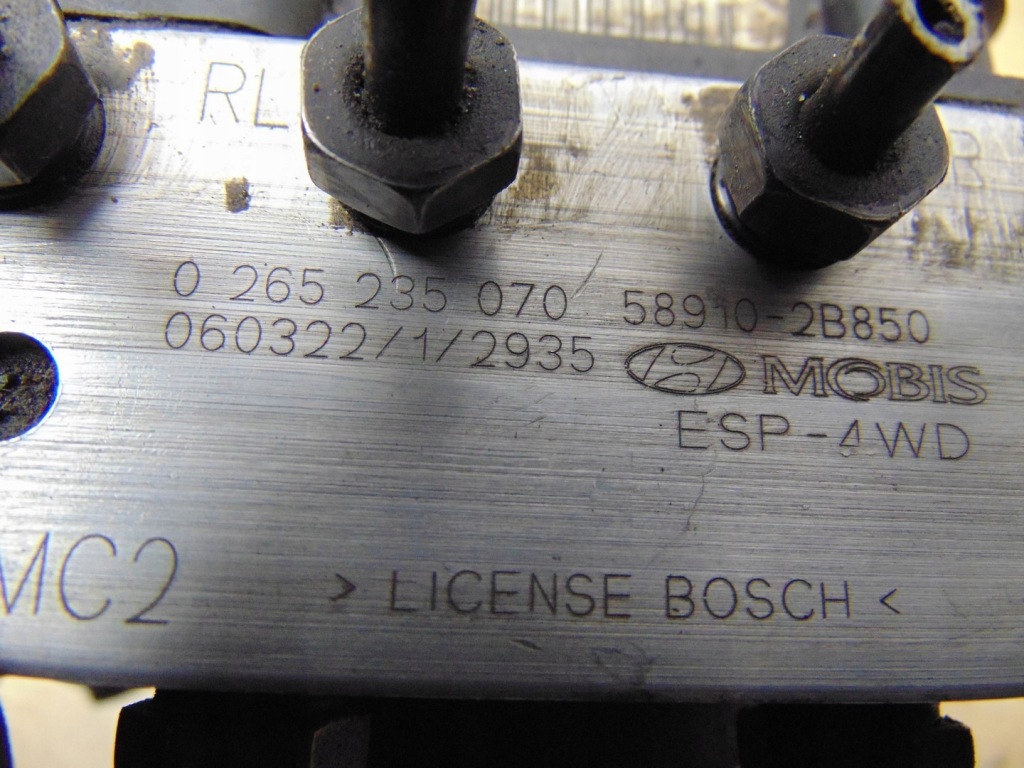 Насос abs блок управления hyundai santa 2 2.2d 58910-2b850 Киев