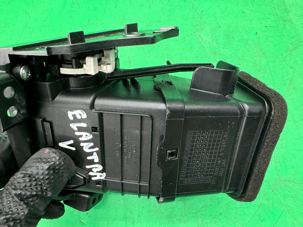 фото №8, Решітка обдув панелі приладової панелі права 97490-3x000 hyundai elantra v 10-16