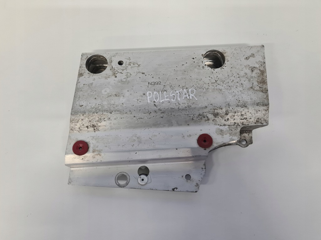 фото №1, Кронштейн кронштейн аккумулятора правый задняя polestar 2 ii 2020-