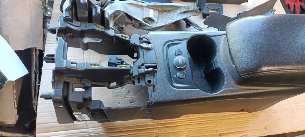 Focus mk3 kompletny туннель средний подлокотник европа Цена