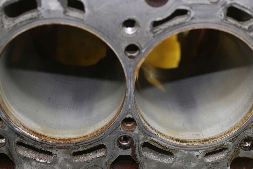 фото №6, Блок двигателя na stolik bfm a8 d3 4.2 v8