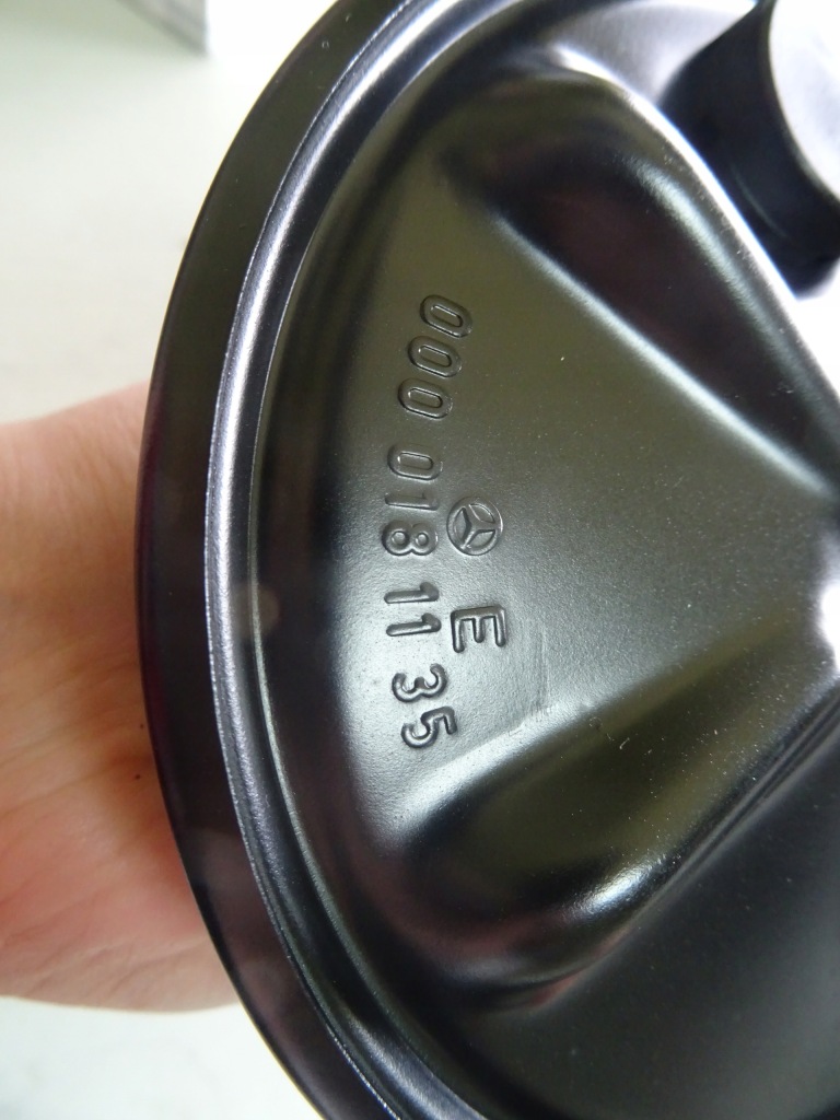 Вентиляція картера сепаратор оливи mercedes a0000181135 oem Зі Шроту