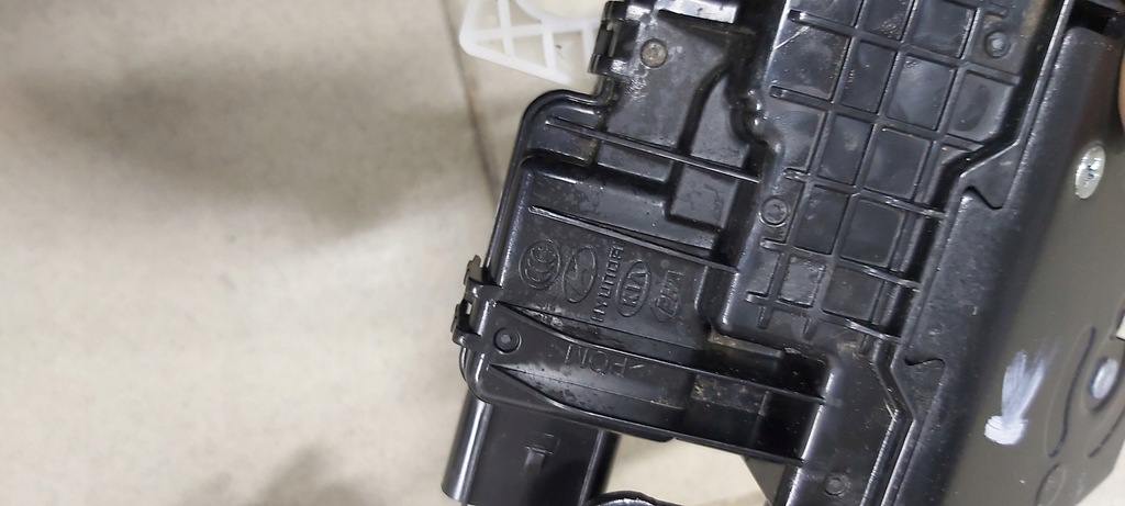 фото №8, Kia ceed iii lift 21- kombi замок кришки багажника доводчик