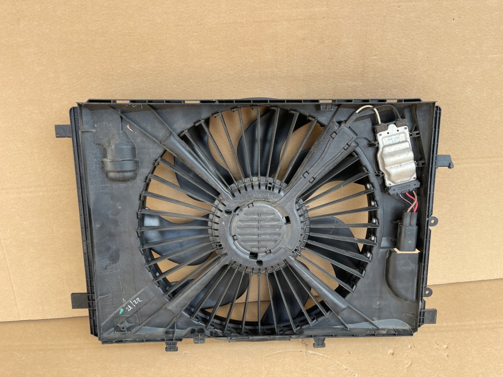 Mercedes c klasa вентилятор радиатора a2045000755 Оригинал