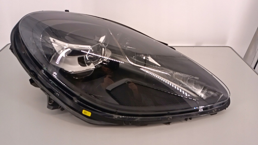 Купить Porsche macan рестайлинг  фара правый  full led правый pdls