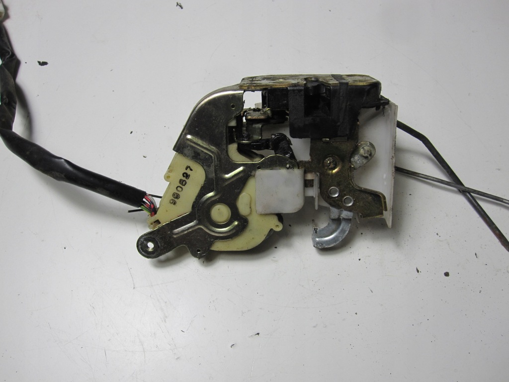 фото №8, Замок дверь передний левый mazda mpv 2000r