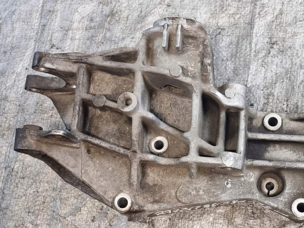 Кронштейн генератора оригинальный номер 058145523d vw passat b5 1.8b 92kw adr 98r Киев