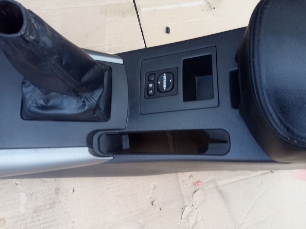 фото №6, Toyota rav4 iii 06-12 підлокітник тунель комплект eu вживаний