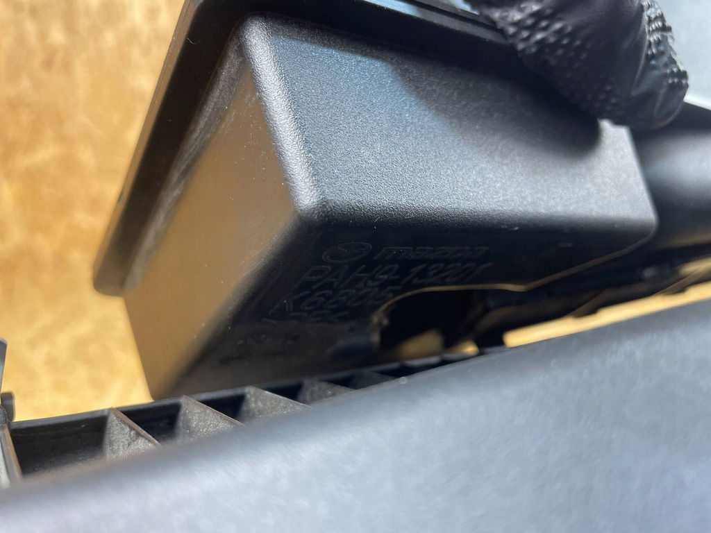 фото №13, Корпус фильтра воздуха mazda 3 iv bp pah9133ay pah9-133ay 2.0b 2019-